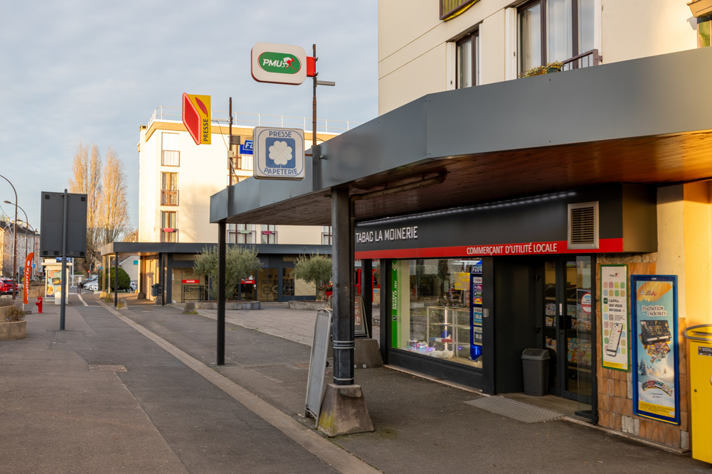 Entrée du Tabac-Presse de la Moinerie à Bretigny
